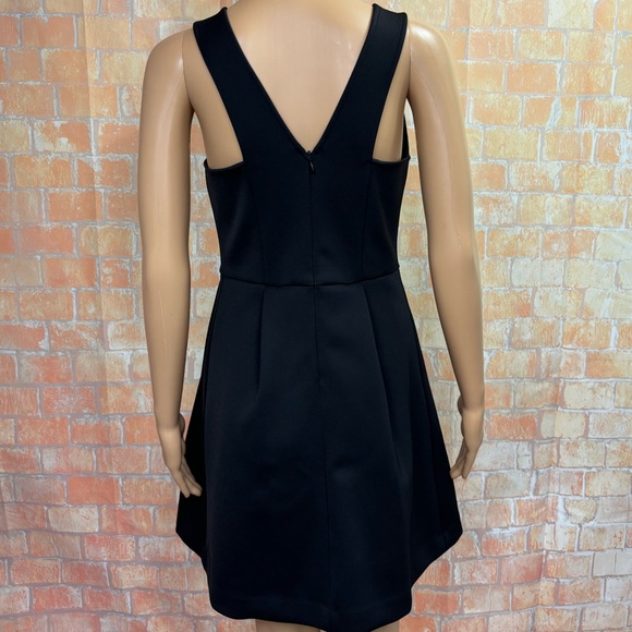 Madewell Skater Style Box Pleat Scuba Dress‎ - Picture 8 of 13